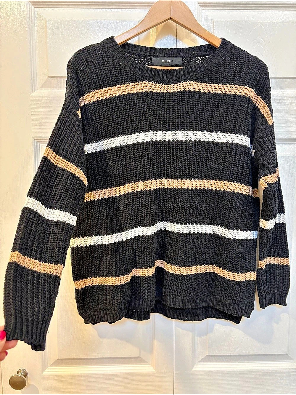 Forever 21 Striped Sweater in Black & Beige Large Like New20